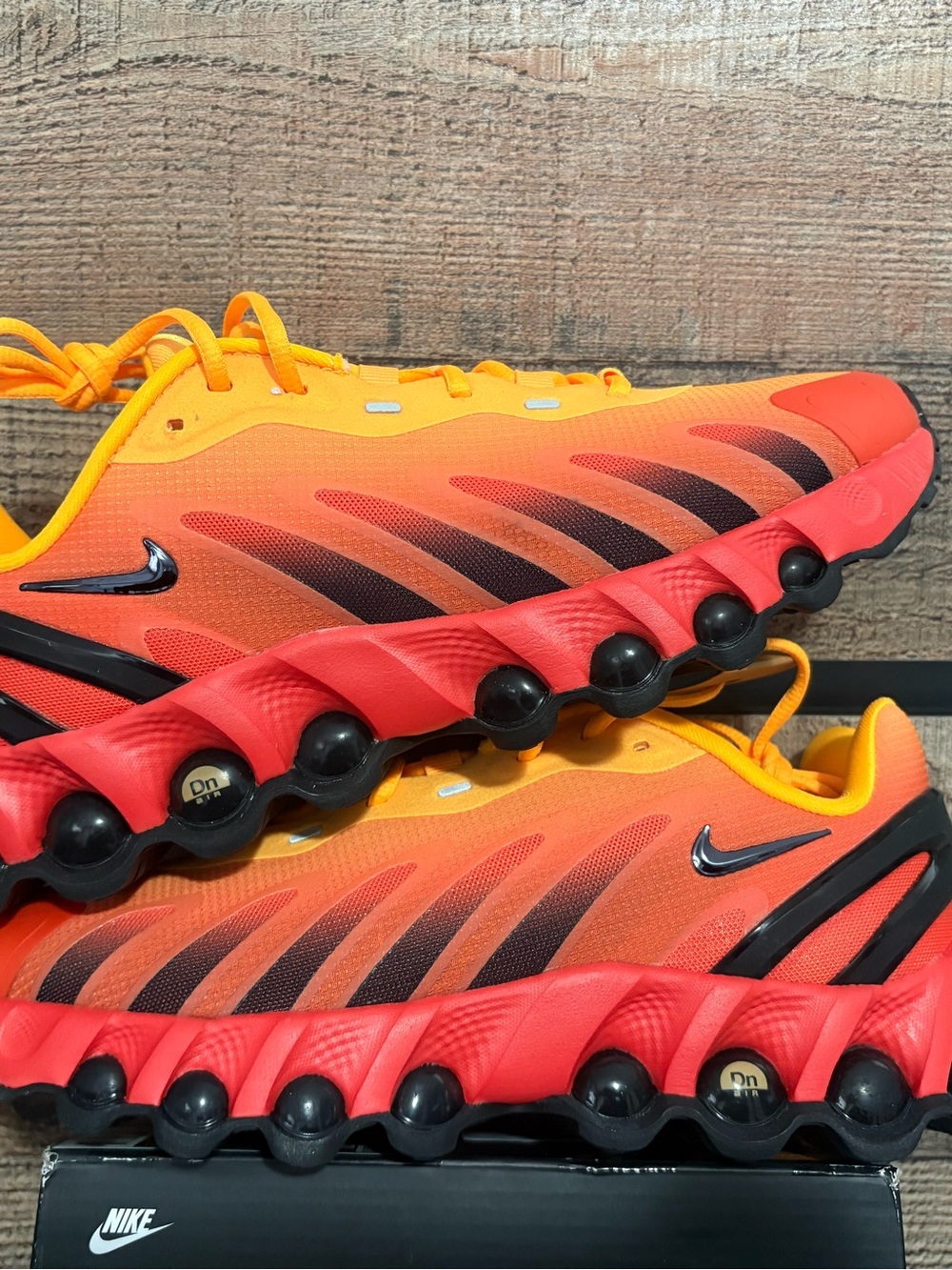 Nike DN8s air max Orange to Red Gradient Trainer with Black Accents